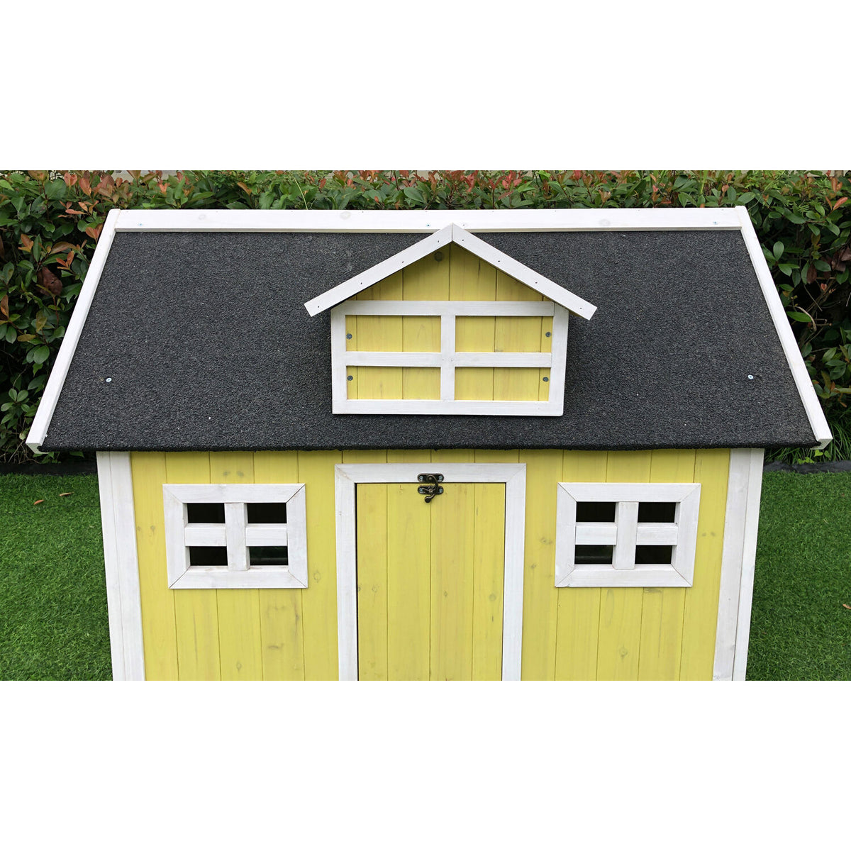 Hanover Outdoor Wooden Chicken Coop with Ramp, Large Wire Mesh Run, Waterproof Roof, Removable Tray 2.8 Ft. x 5.9 Ft. x 3.8 Ft.
