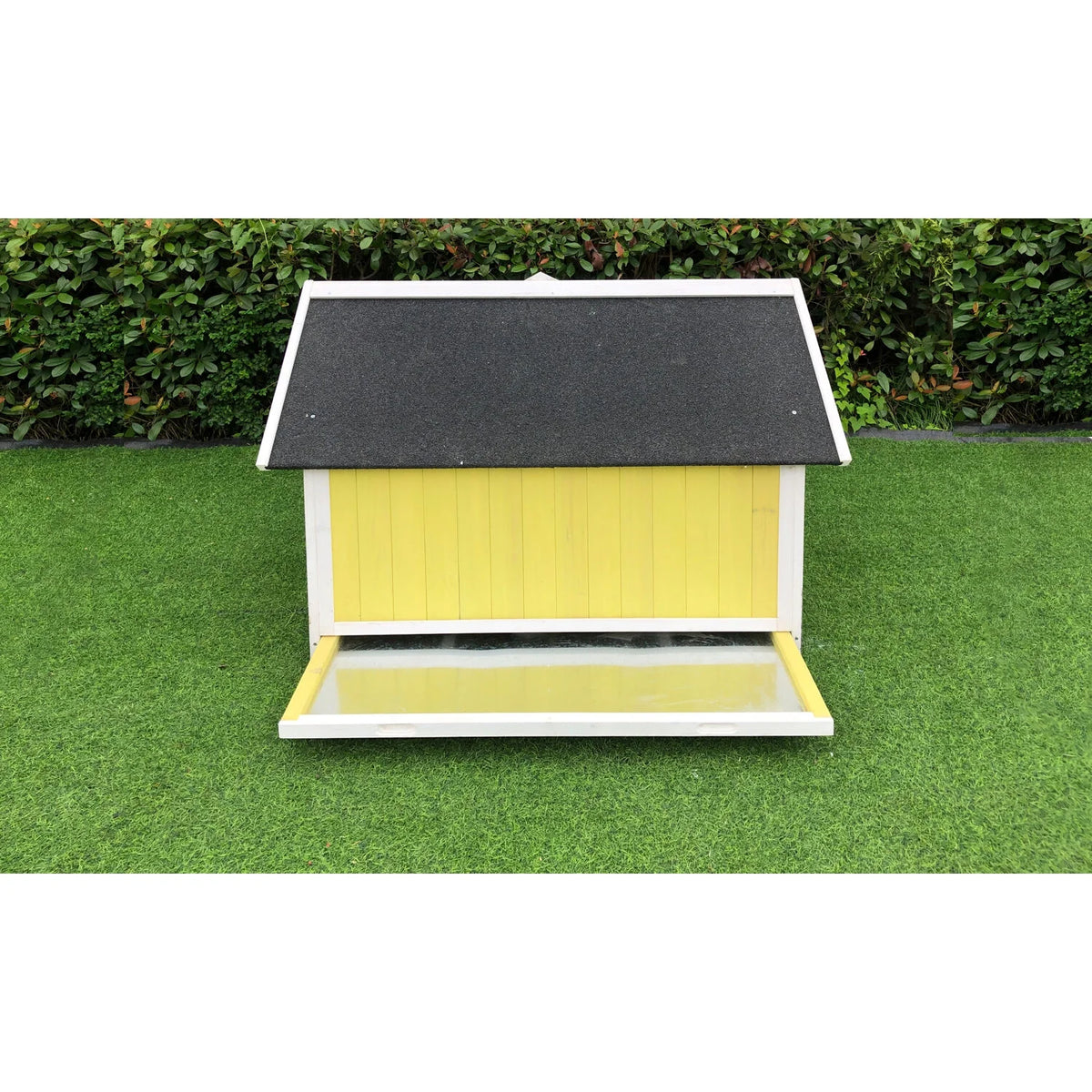 Hanover Outdoor Wooden Chicken Coop with Ramp, Large Wire Mesh Run, Waterproof Roof, Removable Tray 2.8 Ft. x 5.9 Ft. x 3.8 Ft.
