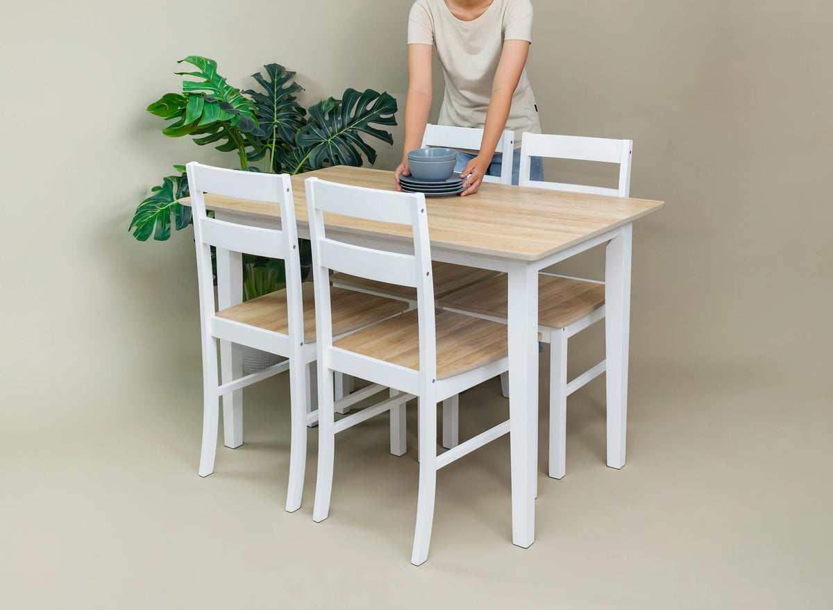 Ensemble de salle à manger 5 pièces Mainstays, 1 table et 4 chaises, blanc, MDF et bois d'hévéa, intérieur, table de 46 po L x 29 po l x 30 po H