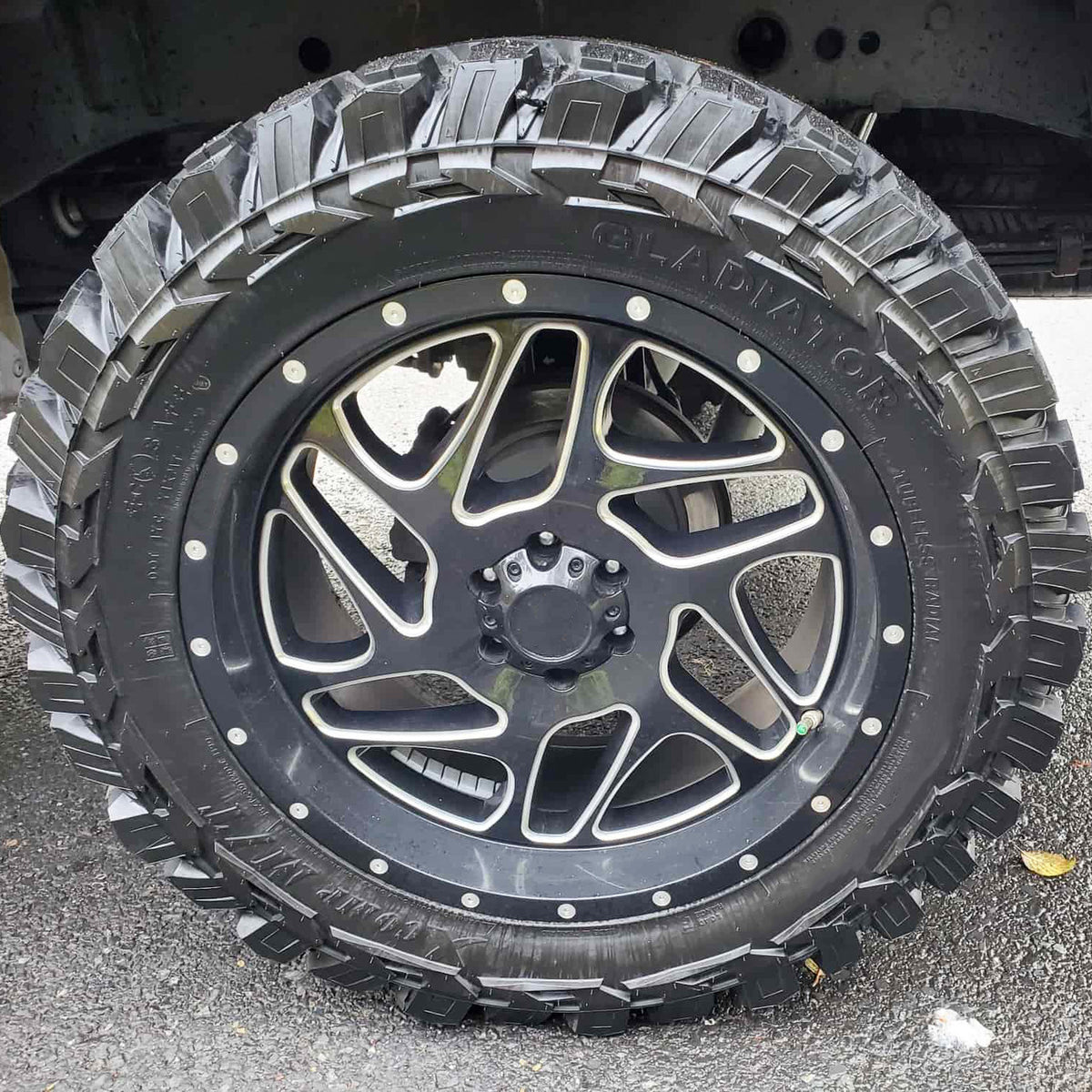 Gladiator X-COMP M/T 265/75R16 123 Q Tire