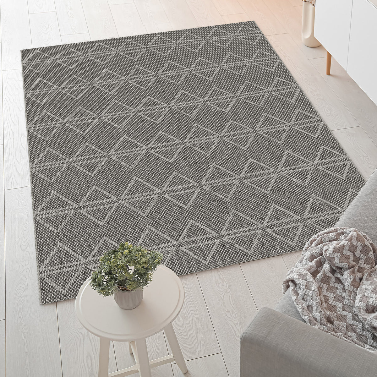 Lyon Rug by Baldosa, Grey Mountain, 4' x 6'
