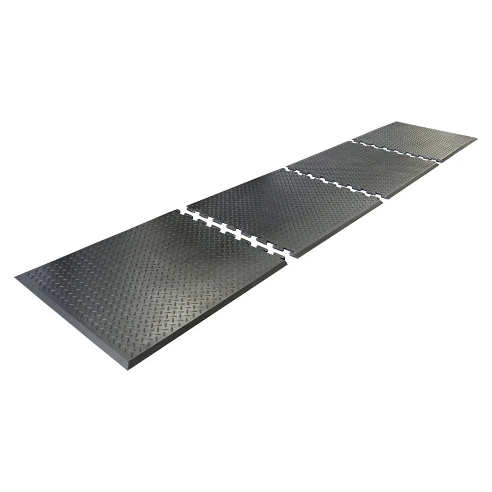 Rubber-Cal "Foot-Rest" Interlocking Anti-Fatigue Floor Mat - 1/2 in x 28 in x 31 in - Center Tile
