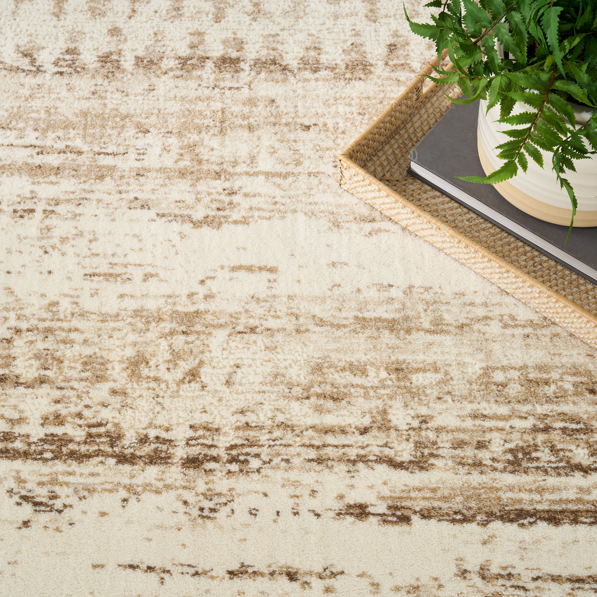 Nourison Briar Area Rug, Holly, 2' x 7'